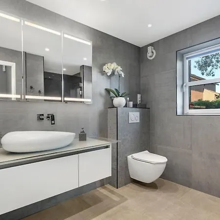 Moderne Og Elegant Apartment